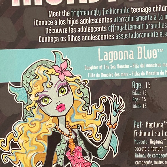 NIB LAGUNA BLUE MONSTER HIGH 2022 reproduction doll *SOLD OUT* - Picture 6 of 6